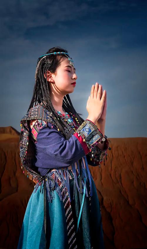 《编委》